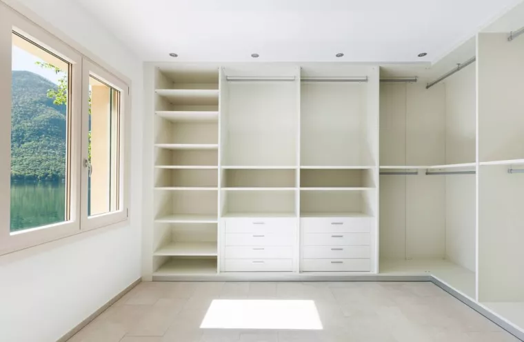 Dressing sur mesure avec un angle et beaucoup de rangement, à qui s'adresser ?, Montbrison, Blein Cuisines et Bains